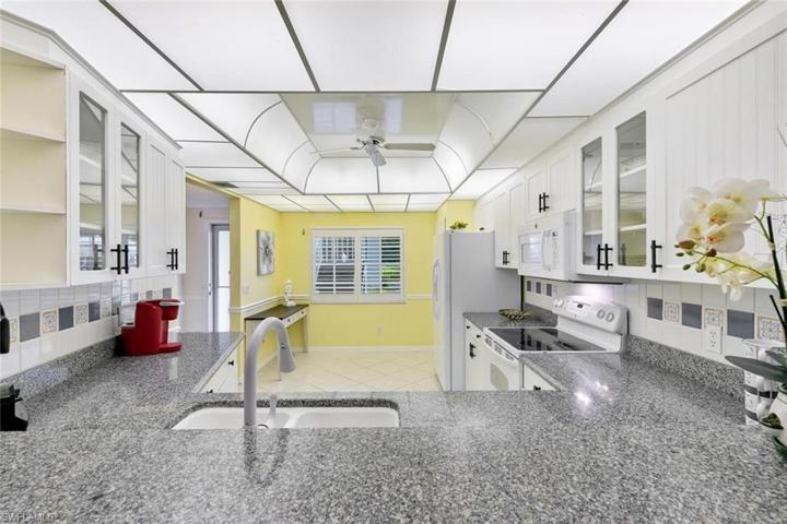 281 Gabriel CIR # 2601, NAPLES FL 34104