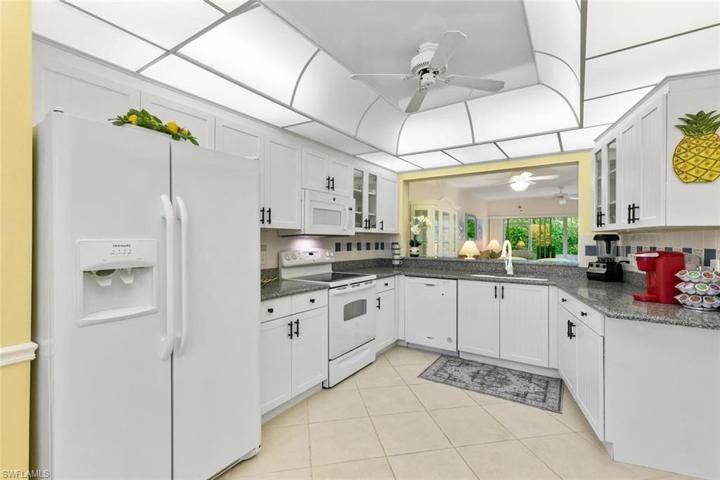 281 Gabriel CIR # 2601, NAPLES FL 34104