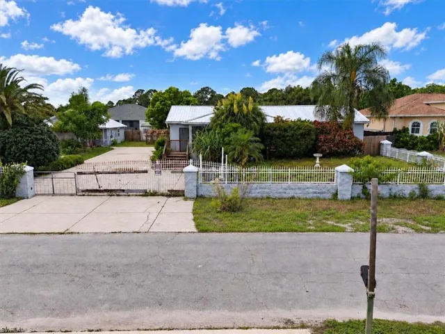 4702 Olive Ave S, Lehigh Acres, Florida 33976