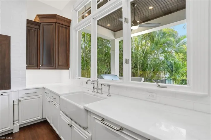160 16th Ave S, Naples, Florida 34102