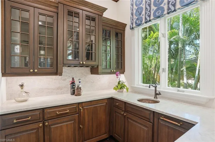 160 16th Ave S, Naples, Florida 34102
