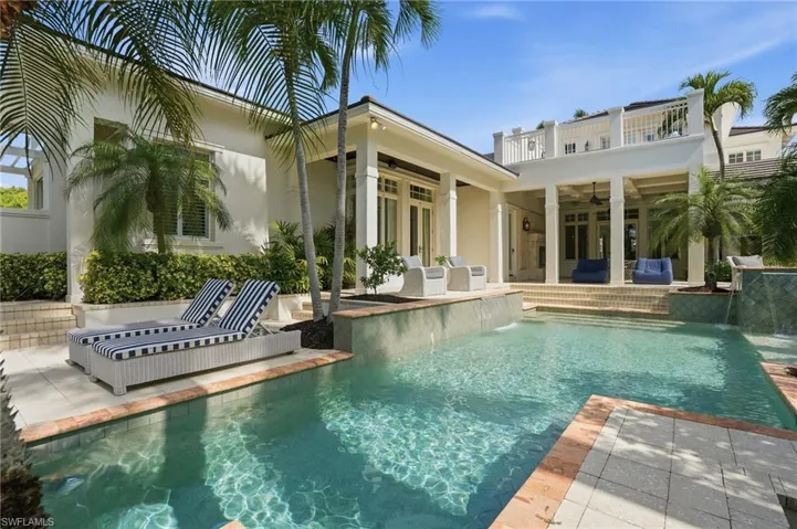 160 16th Ave S, Naples, Florida 34102