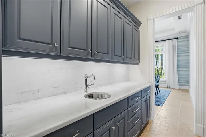 160 16th Ave S, Naples, Florida 34102