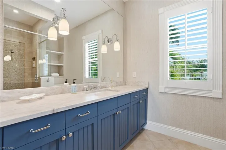 160 16th Ave S, Naples, Florida 34102