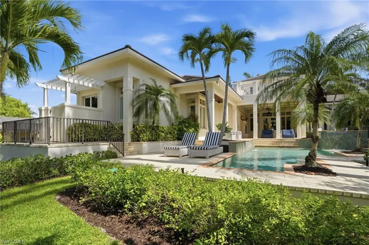 160 16th Ave S, Naples, Florida 34102