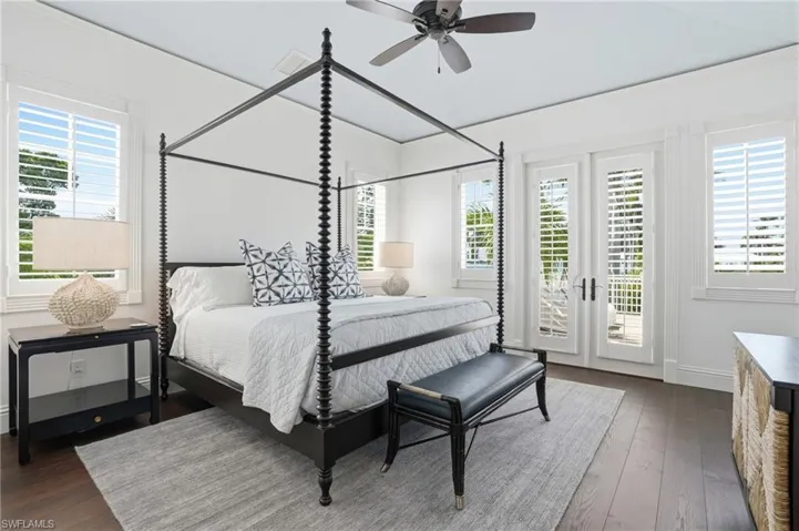 160 16th Ave S, Naples, Florida 34102