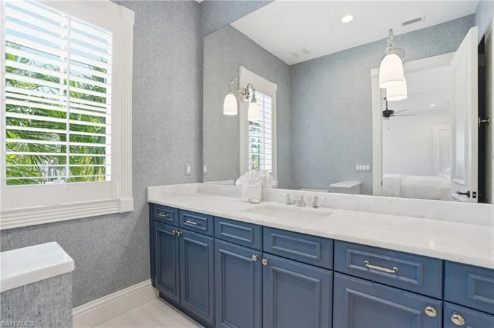 160 16th Ave S, Naples, Florida 34102