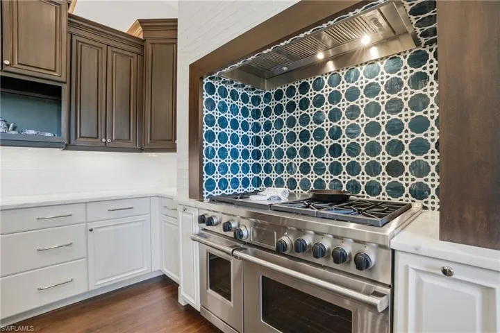 160 16th Ave S, Naples, Florida 34102