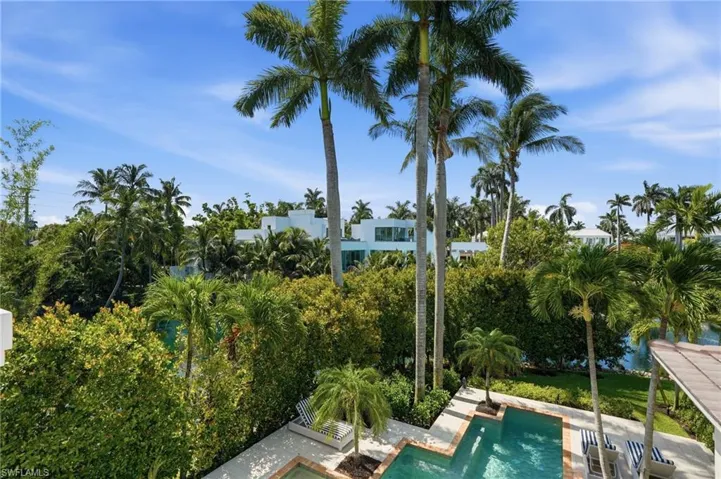 160 16th Ave S, Naples, Florida 34102