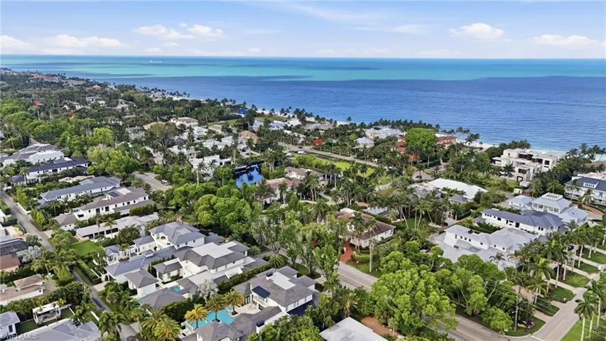 160 16th Ave S, Naples, Florida 34102