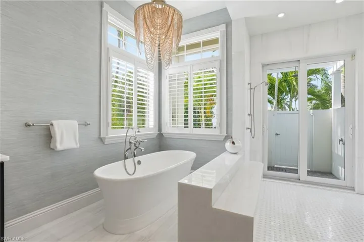 160 16th Ave S, Naples, Florida 34102