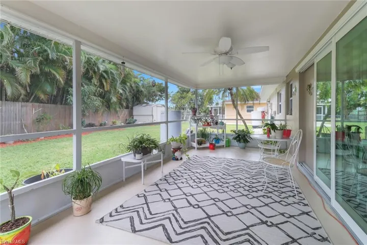Patio with ceiling fan