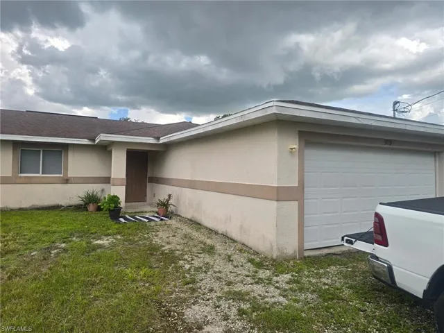 909 Eisenhower Blvd, Lehigh Acres, Florida 33974