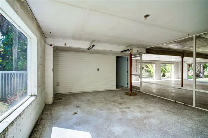 731 Jung Blvd E, Naples, Florida 34120