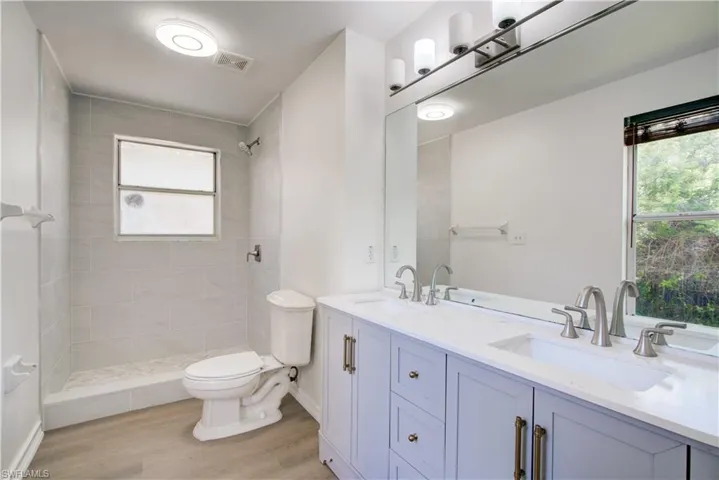 731 Jung Blvd E, Naples, Florida 34120
