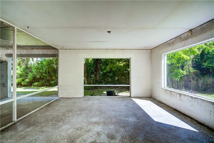 731 Jung Blvd E, Naples, Florida 34120