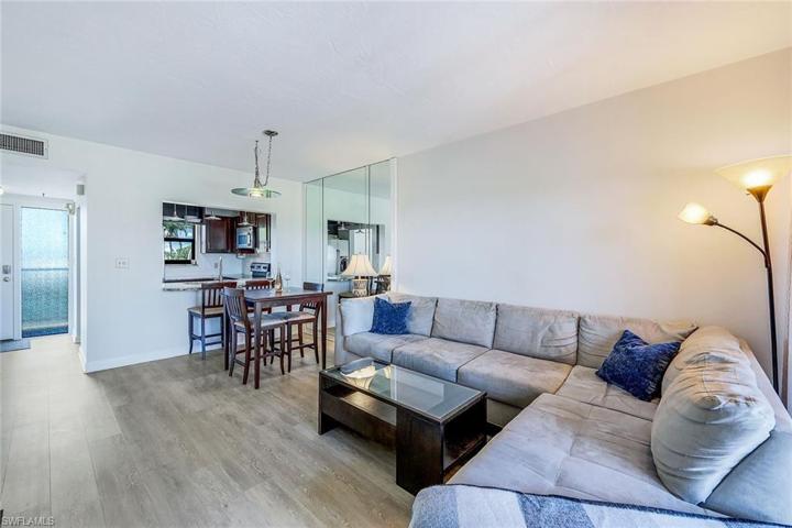 Living/Dining Area