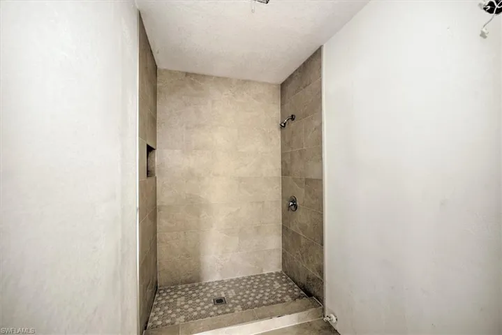 16200  Dublin  CIR, Fort Myers, FL 33908