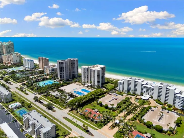 A must see magnificent condo with outstanding views!!!