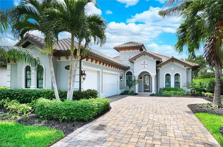 Large corner lot, 3 car garage