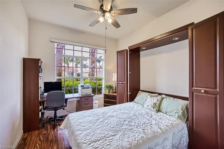 Murphy Bed for extra Guests
