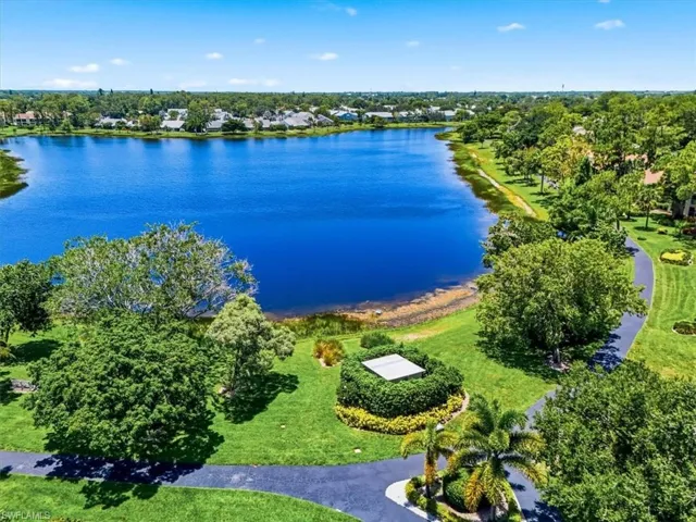 1714 Kings Lake Blvd 202, Naples, Florida 34112