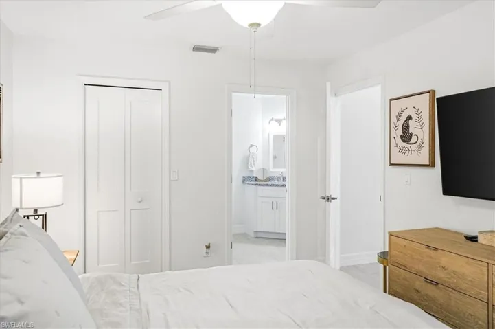 1714 Kings Lake Blvd 202, Naples, Florida 34112
