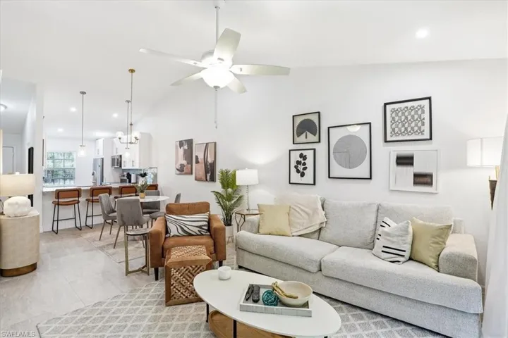 1714 Kings Lake Blvd 202, Naples, Florida 34112