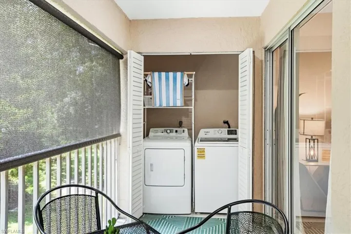 1714 Kings Lake Blvd 202, Naples, Florida 34112