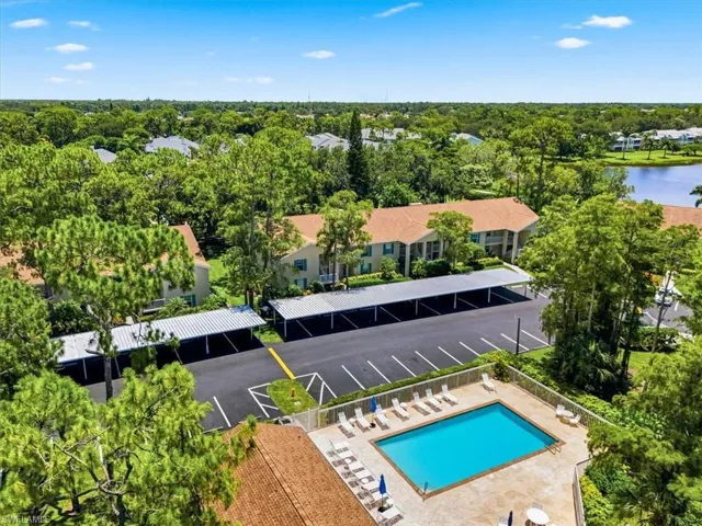 1714 Kings Lake Blvd 202, Naples, Florida 34112