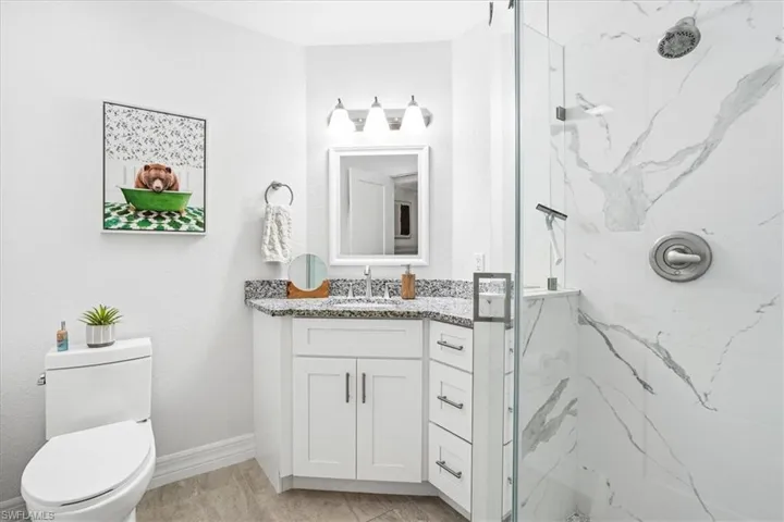 1714 Kings Lake Blvd 202, Naples, Florida 34112
