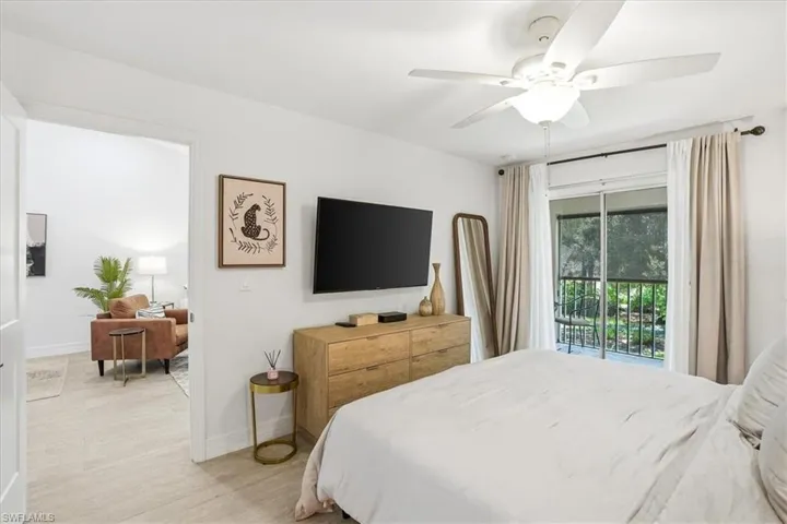1714 Kings Lake Blvd 202, Naples, Florida 34112
