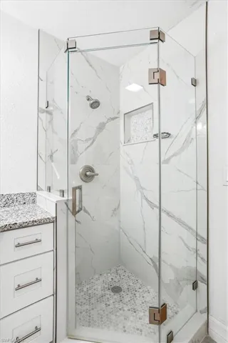 1714 Kings Lake Blvd 202, Naples, Florida 34112