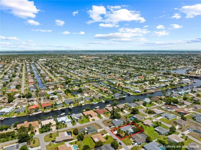 924 SE 21st  LN, Cape Coral, FL 33990