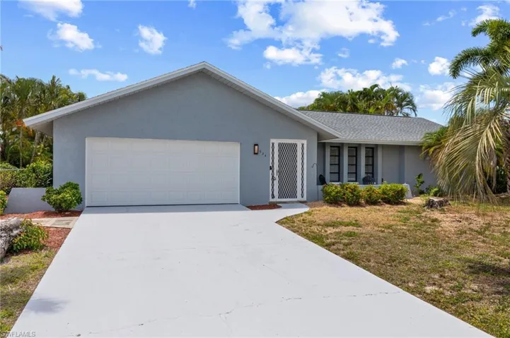 924 SE 21st  LN, Cape Coral, FL 33990