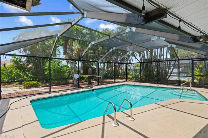 924 SE 21st  LN, Cape Coral, FL 33990