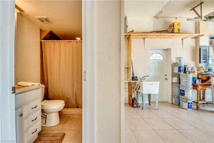 3420 SW 5th AVE, CAPE CORAL FL 33914