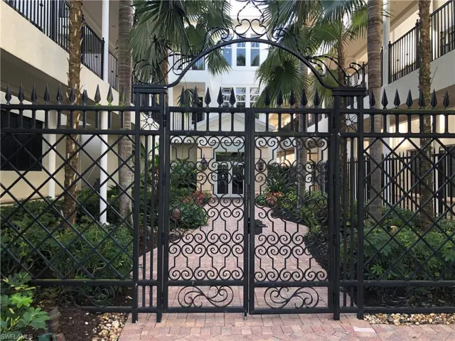 1400 Gulf Shore Blvd N 310, Naples, Florida 34102