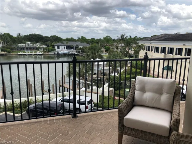 1400 Gulf Shore Blvd N 310, Naples, Florida 34102
