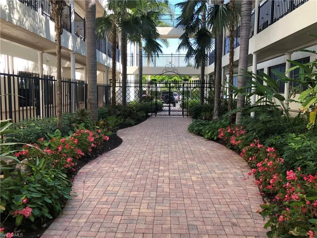 1400 Gulf Shore Blvd N 310, Naples, Florida 34102