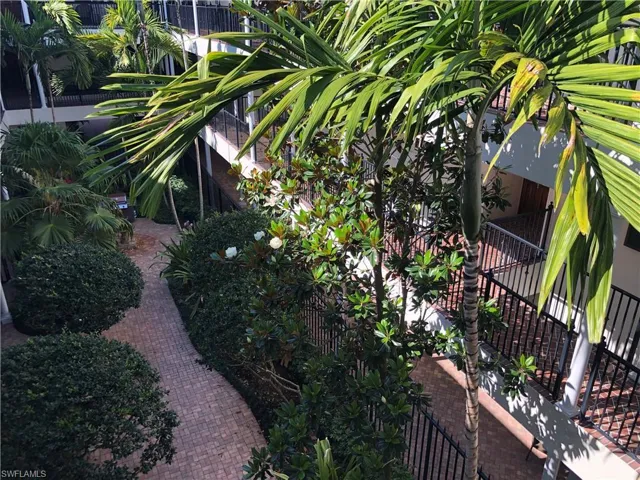 1400 Gulf Shore Blvd N 310, Naples, Florida 34102