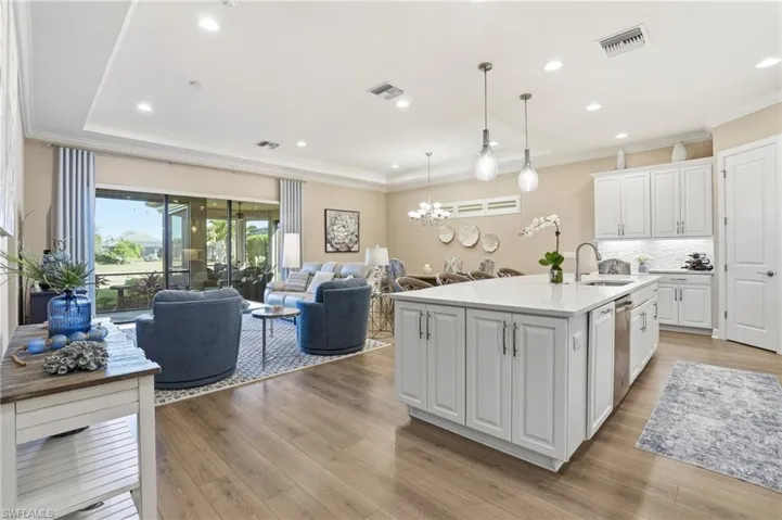 8665 Dilillo Ct, Naples, Florida 34119
