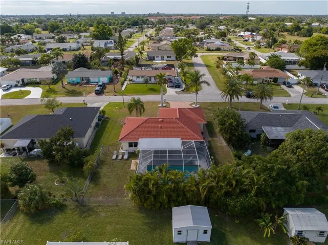 Birds eye view of property