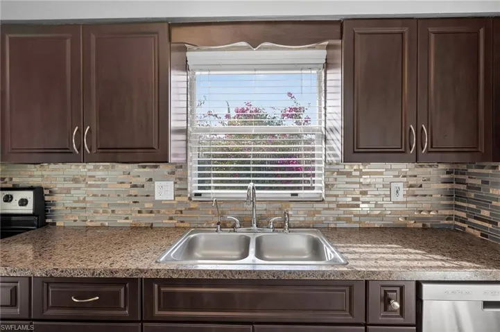 209  Punta Alta  CT, Lehigh Acres, FL 33936
