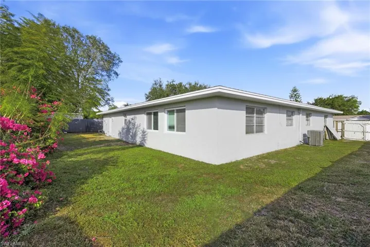 209  Punta Alta  CT, Lehigh Acres, FL 33936