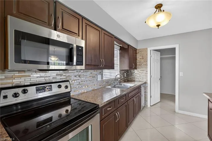 209  Punta Alta  CT, Lehigh Acres, FL 33936