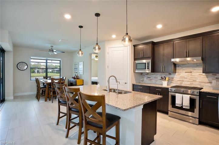 Upgraded kitchen cabinets & appliances