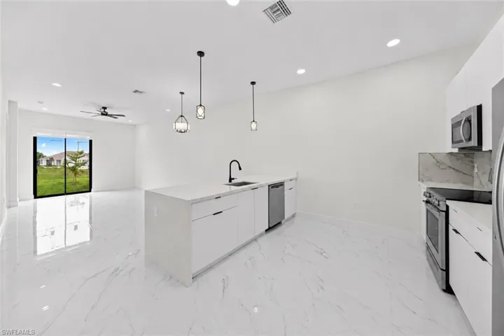 1024 Diplomat Pkwy E 26, Cape Coral, Florida 33909