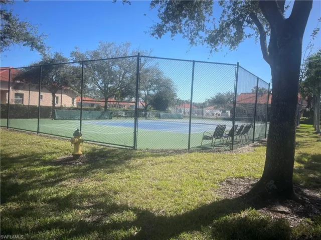 Tennis/Pickleball court