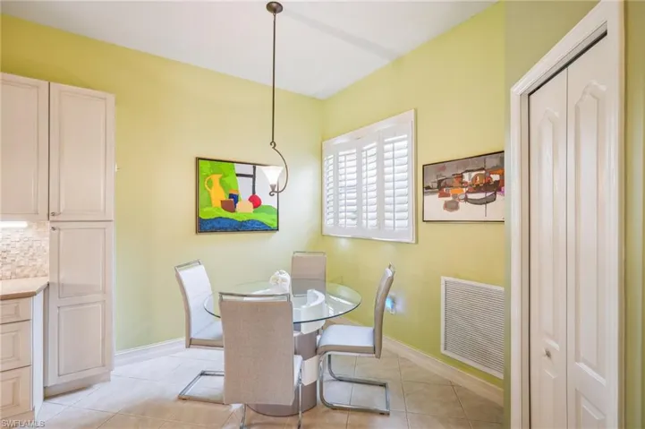 Breakfast nook